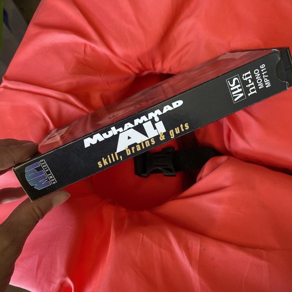 Muhammad Ali Skill, Brain & Guts 1996 VHS Tape Not Rated 87 min MPI Home Video - Picture 4 of 6